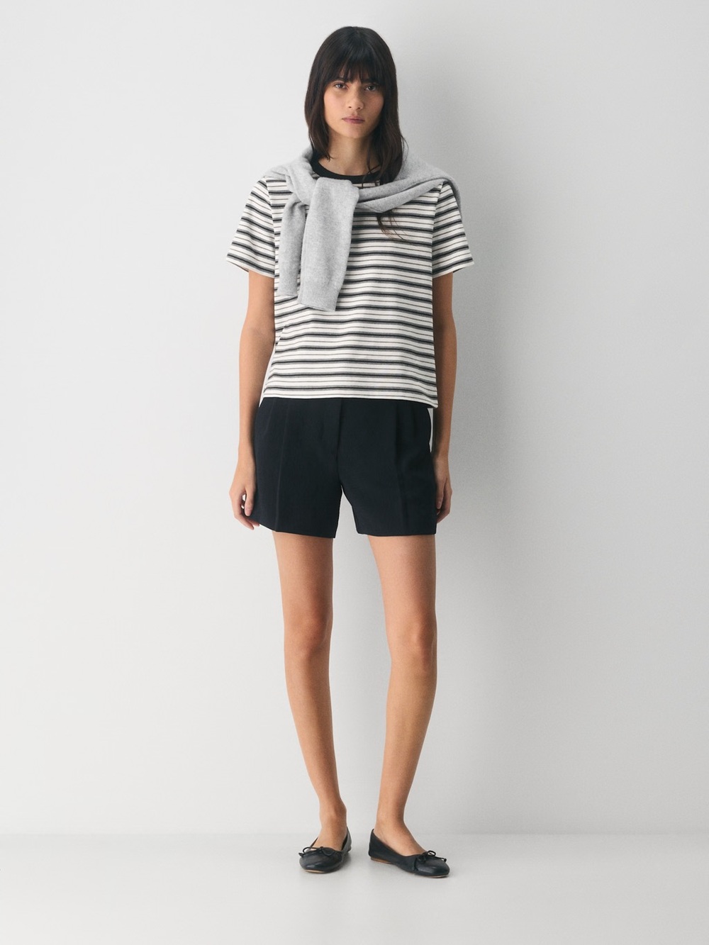 Aritzia Effortless Black Linen Short